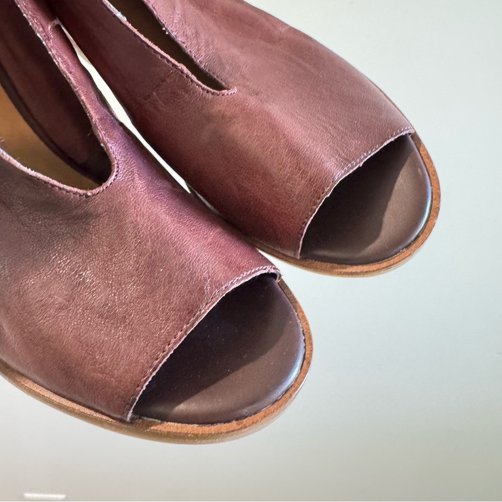 Lucky Brand Joal Burgundy Leather Peep Toe Booties Size 8 - Picture 6 of 11